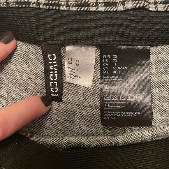 Divided by H&M | Plaid mini skirt | Size US XS - Picture 3 of 3